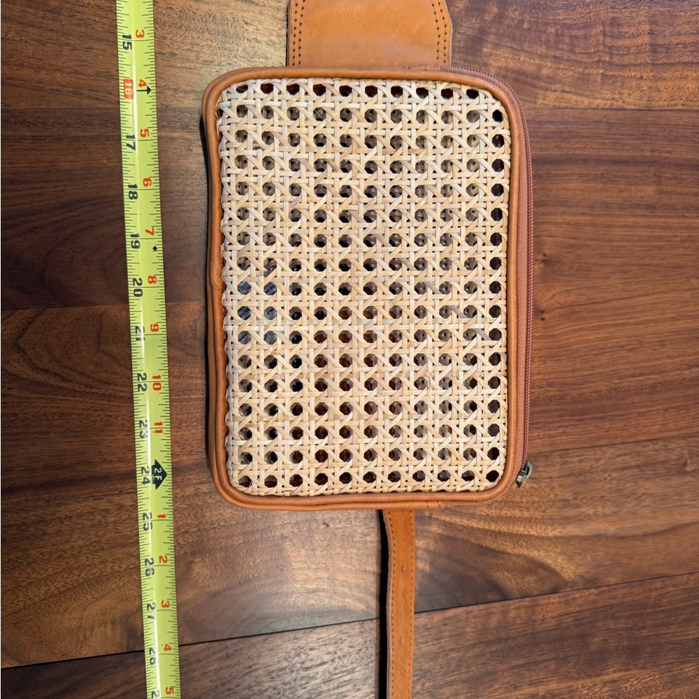 NWOT Woven Rattan Belt Bag with Tan Leather Trim - Picture 3 of 5